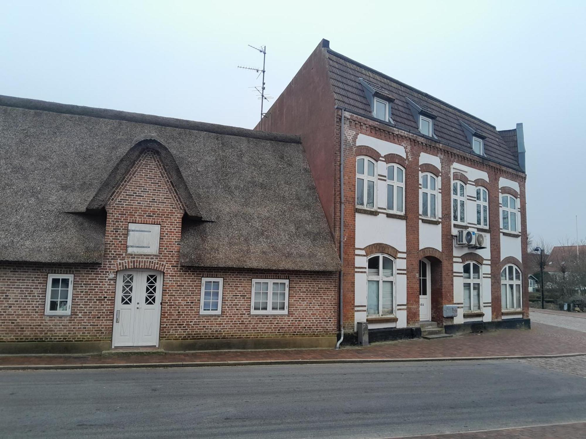 Apartment Mit 2 Zimmern Und Balkon Im Herzen Von Hoyer Hojer Luaran gambar